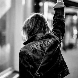 Meet your Posher, Maya